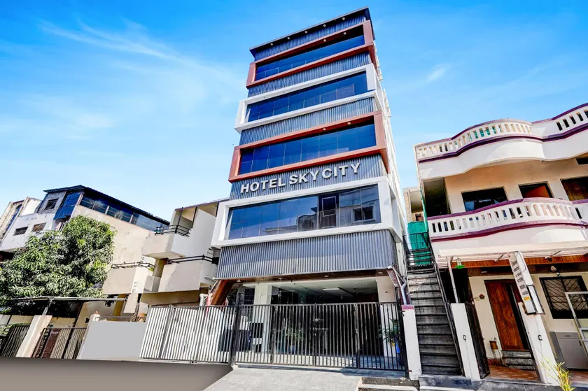 Hotel Sky City - Image 1