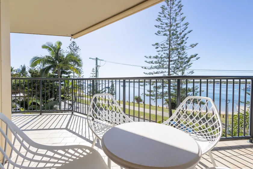 Bayview Beach Holiday Apartments - Image 1