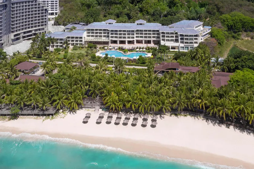 Landscape Beach Hotel Sanya - Image 1