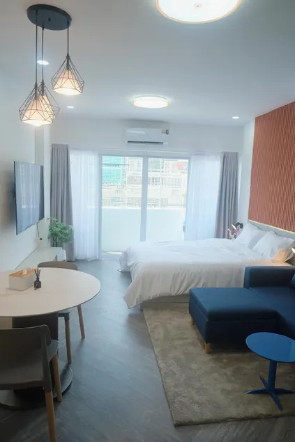 Room 218, Charoen Condominium - Image 1