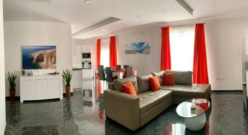 Central, Fully Equipped Modern Apartment - 2 - Image 1