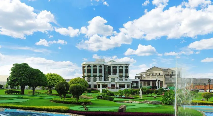 Bahria Grand Hotel & Resort - Image 1