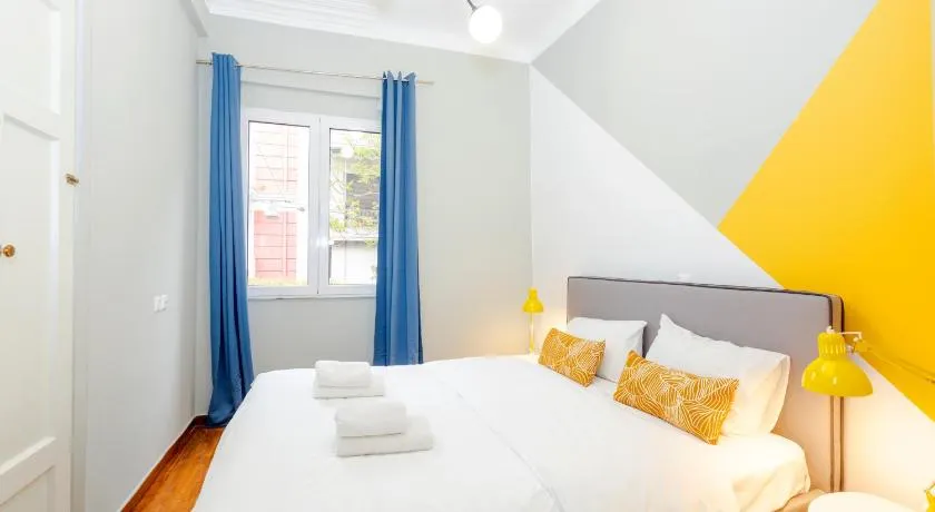 Acropolis Apartments - Image 1