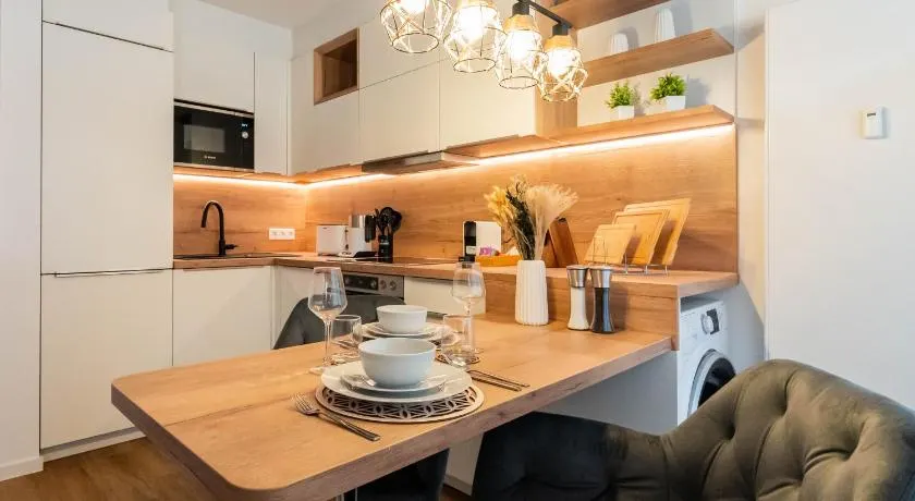 Vita Aurum Stays - Eastside Apartment - BRIGHT Collection - Image 1