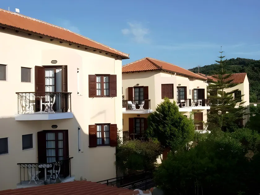 Kalidon beach Hotel - Image 1