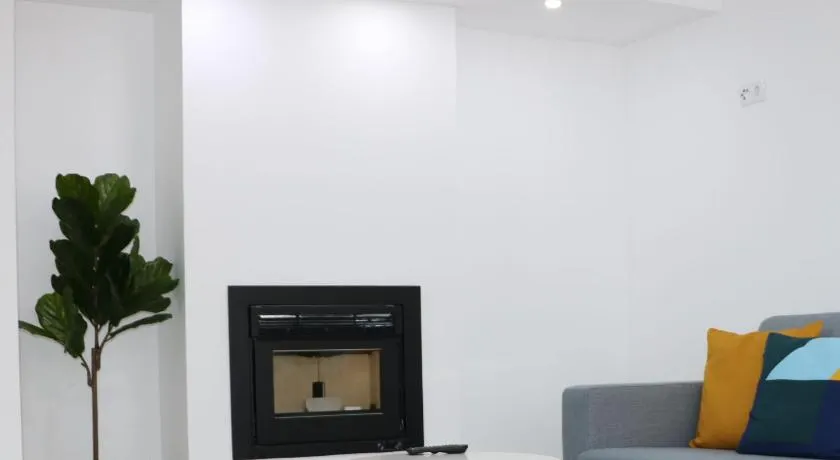 COLD CITY HOUSE - Image 1