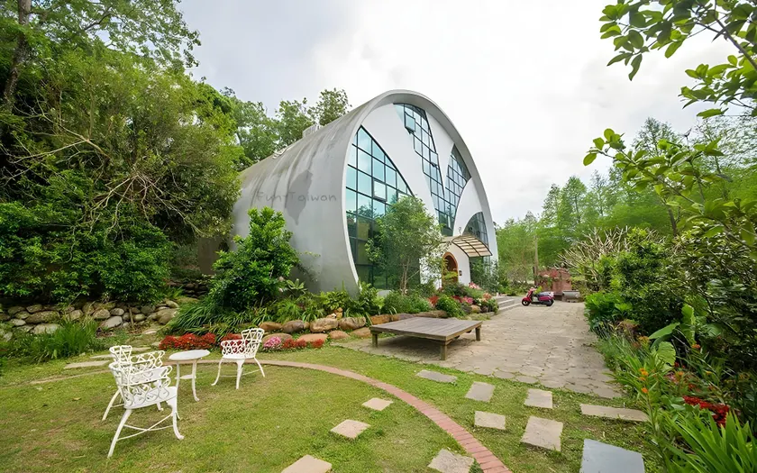 Maison-Philo Homestay B & B - Image 1