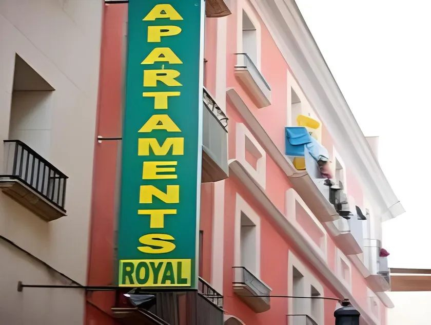 Apartamentos Royal - Image 1