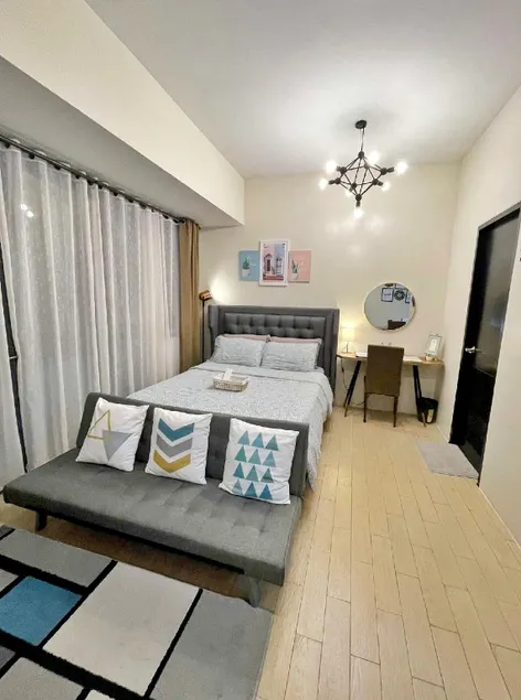 JamYnn Studio Suite across T3 w/Balcony-Pool view - Image 1