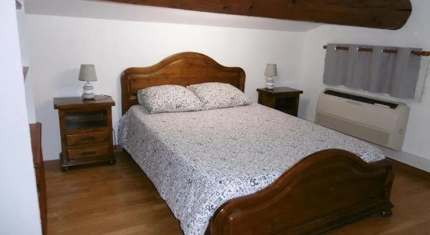 Chambre dans maison provençale avec piscine - Image 1