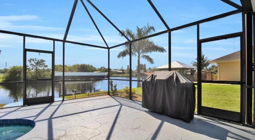 Pet Friendly Canal Front 3-Bedroom Grand Villa with Pool, Linai and Dock - Image 1
