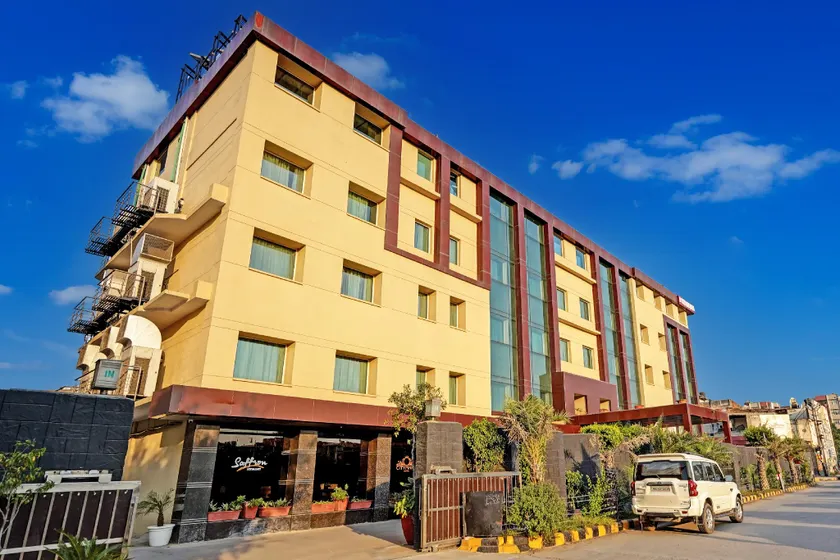 Dahabi City Mark Hotel Gurugram - Image 1