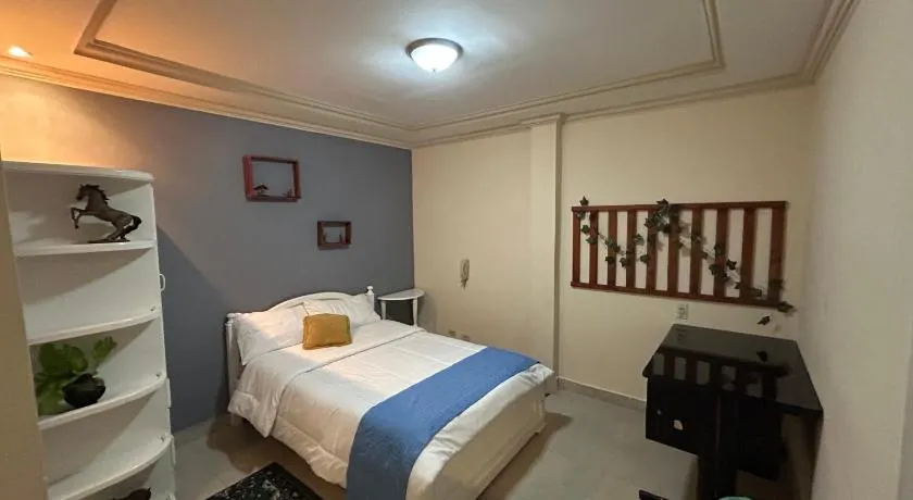 Mini suite - Image 1