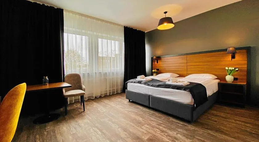 MB Hotel - Image 1