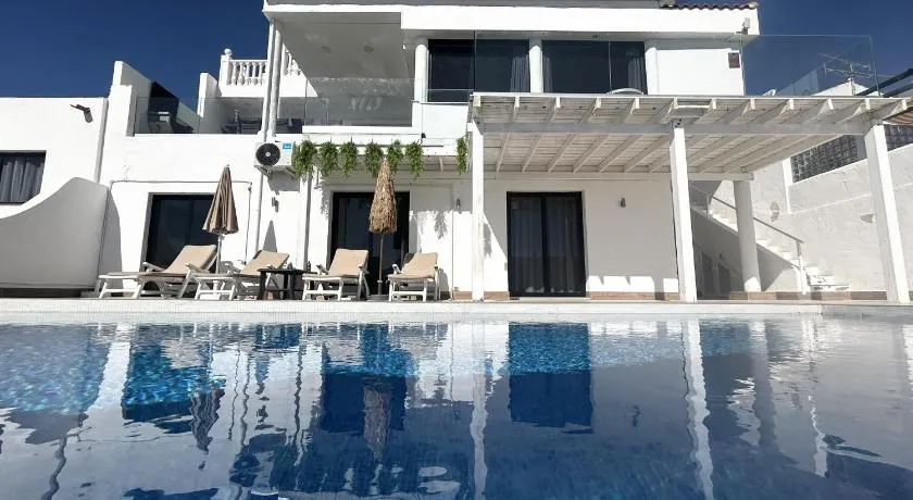 Villa Las Vistas Costa Adeje - Image 1