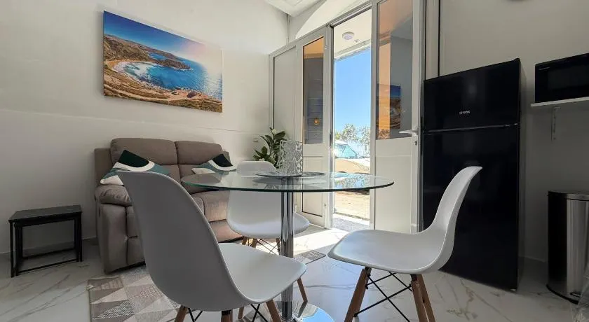 Valletta Studio with views - Image 1