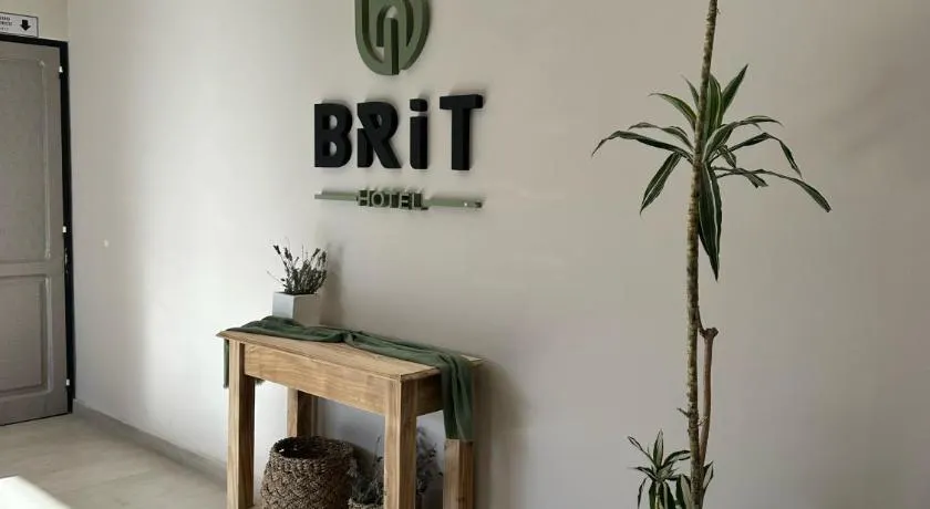 Brit Hotel - Image 1
