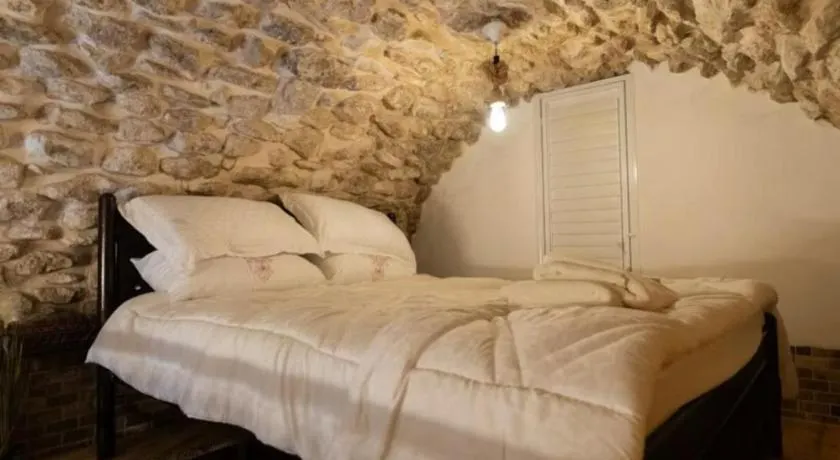 ALKHAWAJAT Guest House - Image 1