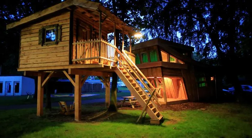 Wooden Lodge Victor de Vos - Slapen in een boomhut - Rijen, Brabant - Image 1