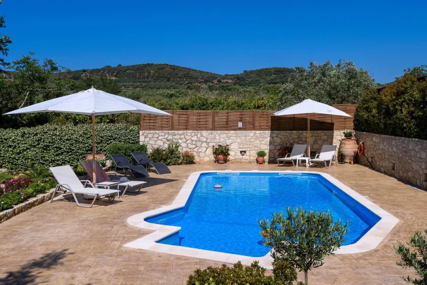 Alia Stone Villa-Ideal for families-Heated pool - Image 1