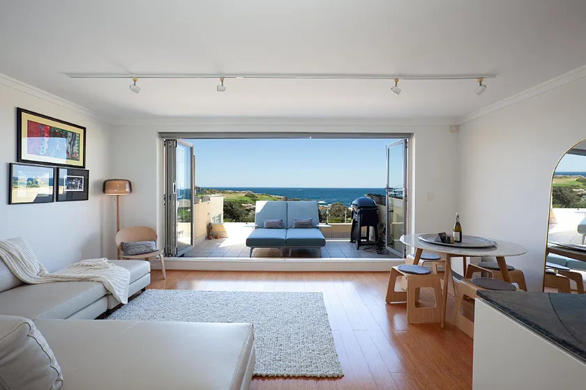 Ocean view Clovelly - Image 1