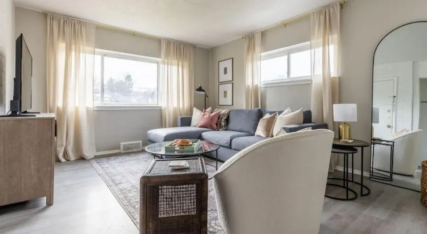 Westlake Getaway Apartment - Image 1