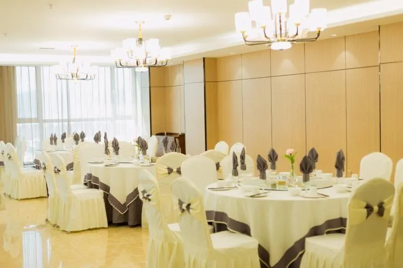 Longquan Hotel - Image 1