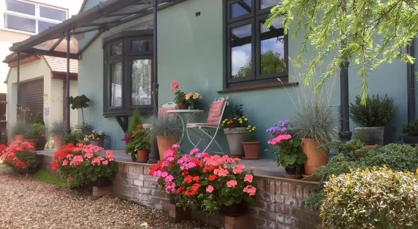 Weston Cottage - Image 1
