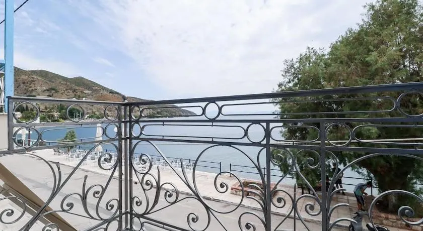 Κοράλι, μεζονέτα στην παραλία Λίμνης - Image 1