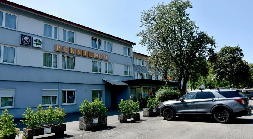 Pension 21 - Image 1