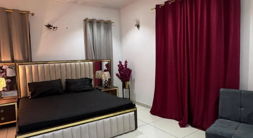 Luxurious Home DHA - Image 1