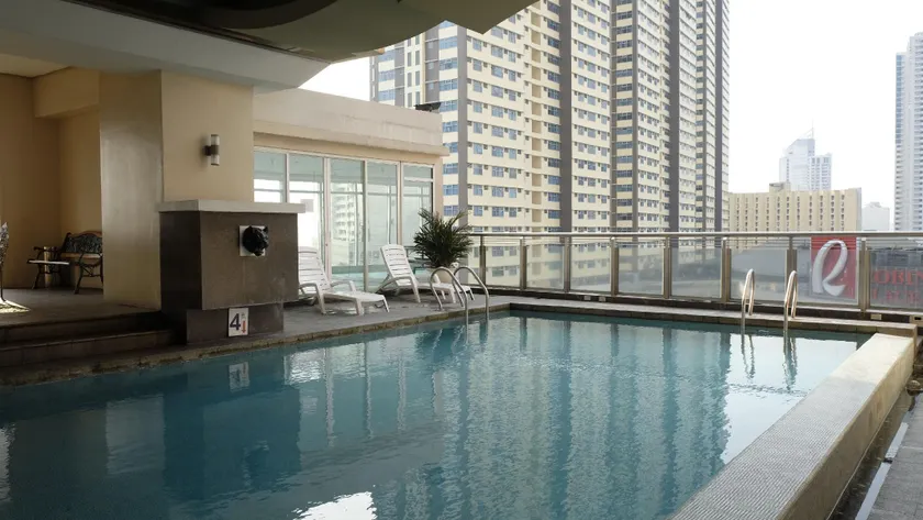 ZEN Rooms Malate Robinsons - Image 1