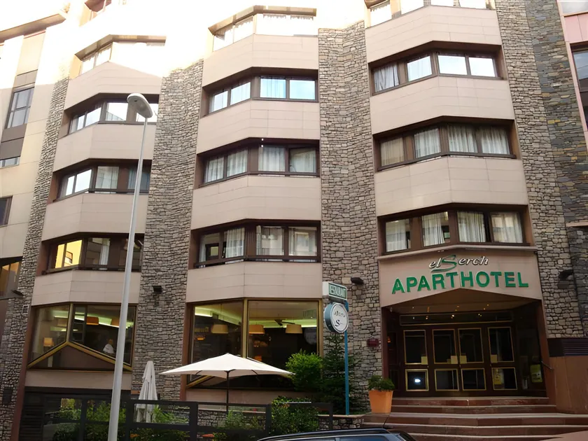 Aparthotel El Serch - Image 1