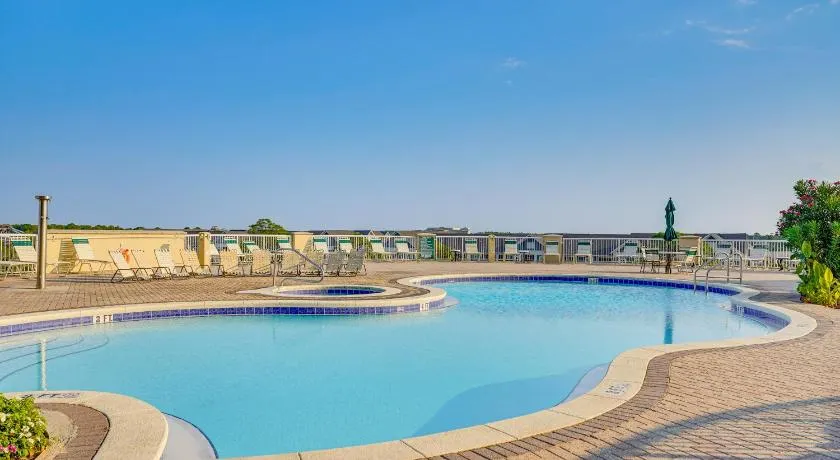 Scenic Balcony & Resort Perks: PCB Condo! - Image 1