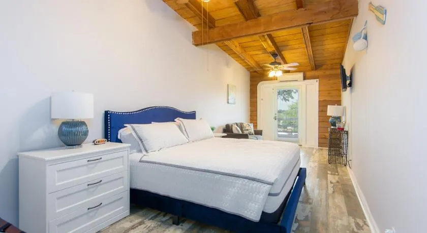 Darien Dockside Inn - Image 1