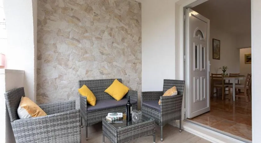 Apartment Maestral - Image 1