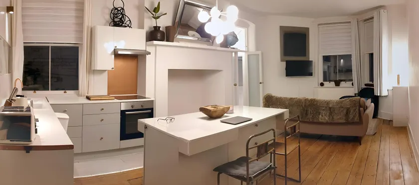 Large One Bed  - Onsite Parking - Prime Location - Image 1