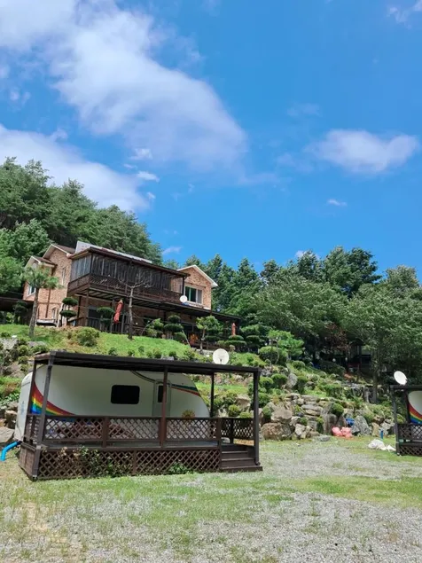 Yeongwol Rainbow Pension - Image 1