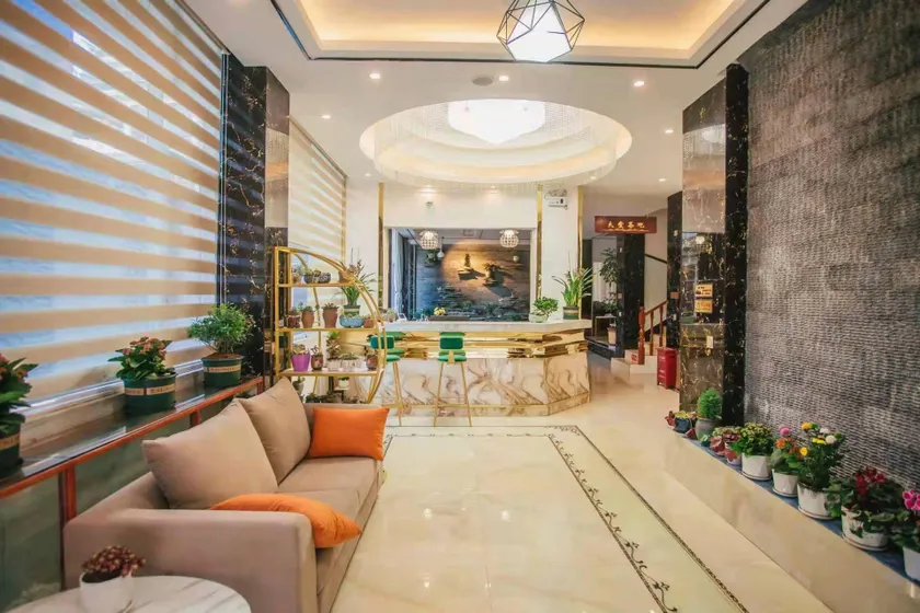 Lin Feng Theme Hotel (Weishan Ancient City Store) - Image 1