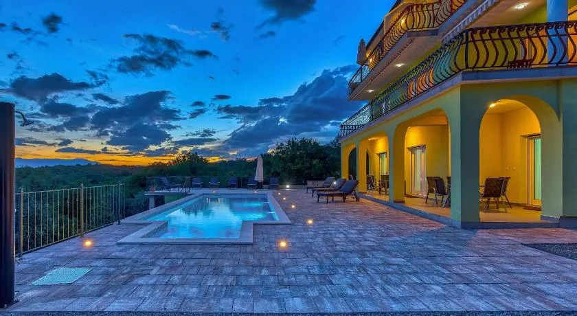 Luxury apartments Kostrena with pool - Image 1