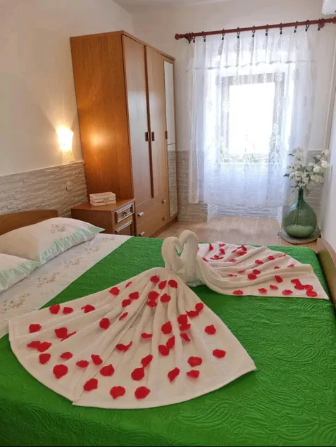 Apartmani Milenko Lubenice - Image 1