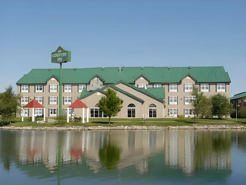 Country Inn & Suites by Radisson, Ankeny - Des Moines - Image 1