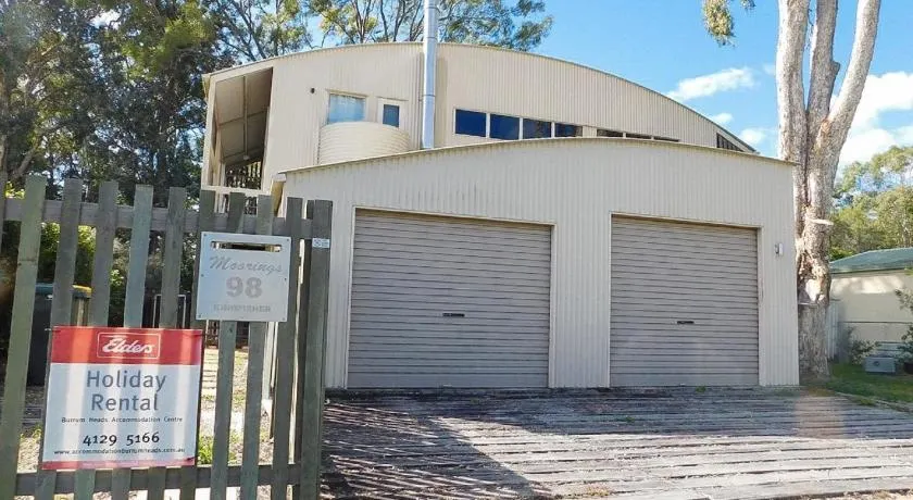 Moorings - Toogoom- Beachfront - 3BR- Aircon - Image 1