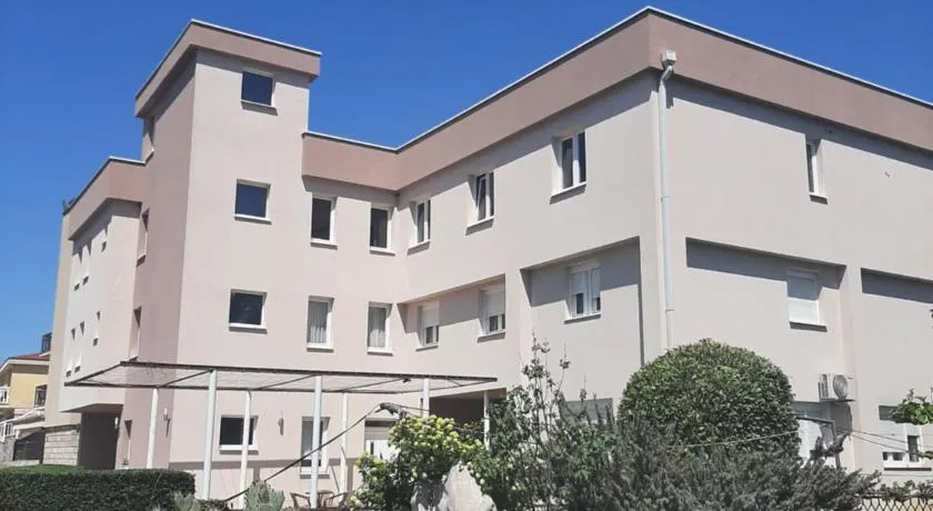 Villa Gaga - Image 1