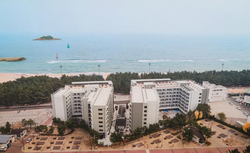 Risen Ocean Park Hotel - Image 1