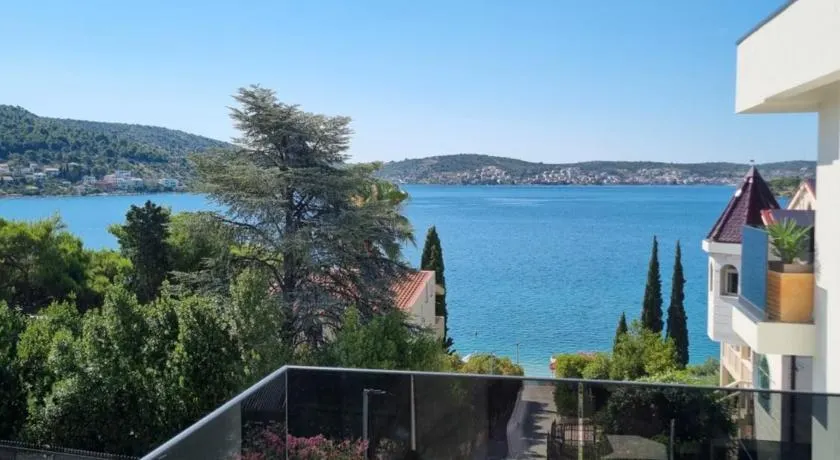 LuxVu - Image 1