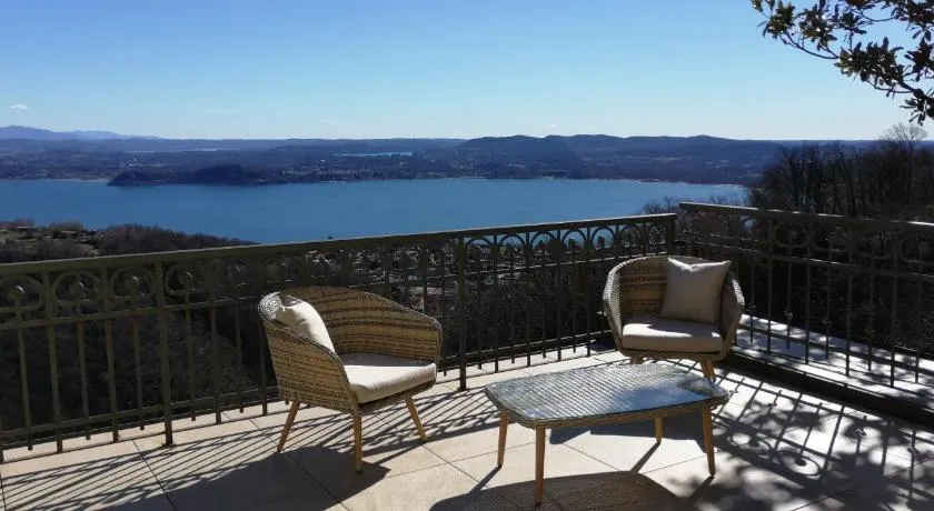 Villa Magnolia BB, Lago Maggiore (Massino Visconti, Italy) - Image 1