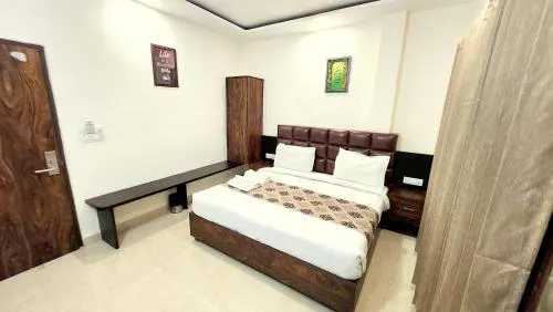 Hotel Krishna Regency - Image 1