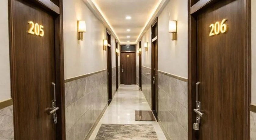 Hotel MDP 800 Meter from Rammandir Ayodhya - Image 1