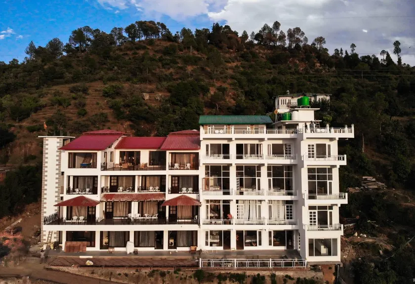 Stonewood Hotel - Image 1
